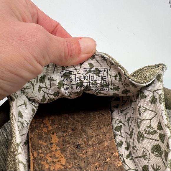 Women’s Hey Dude’s Size 9 - Picture 10 of 10